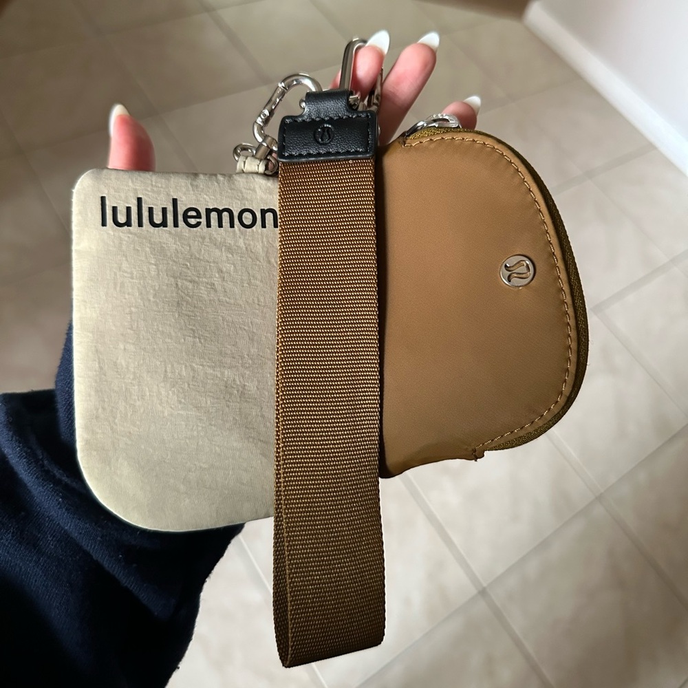 lululemon dual pouch